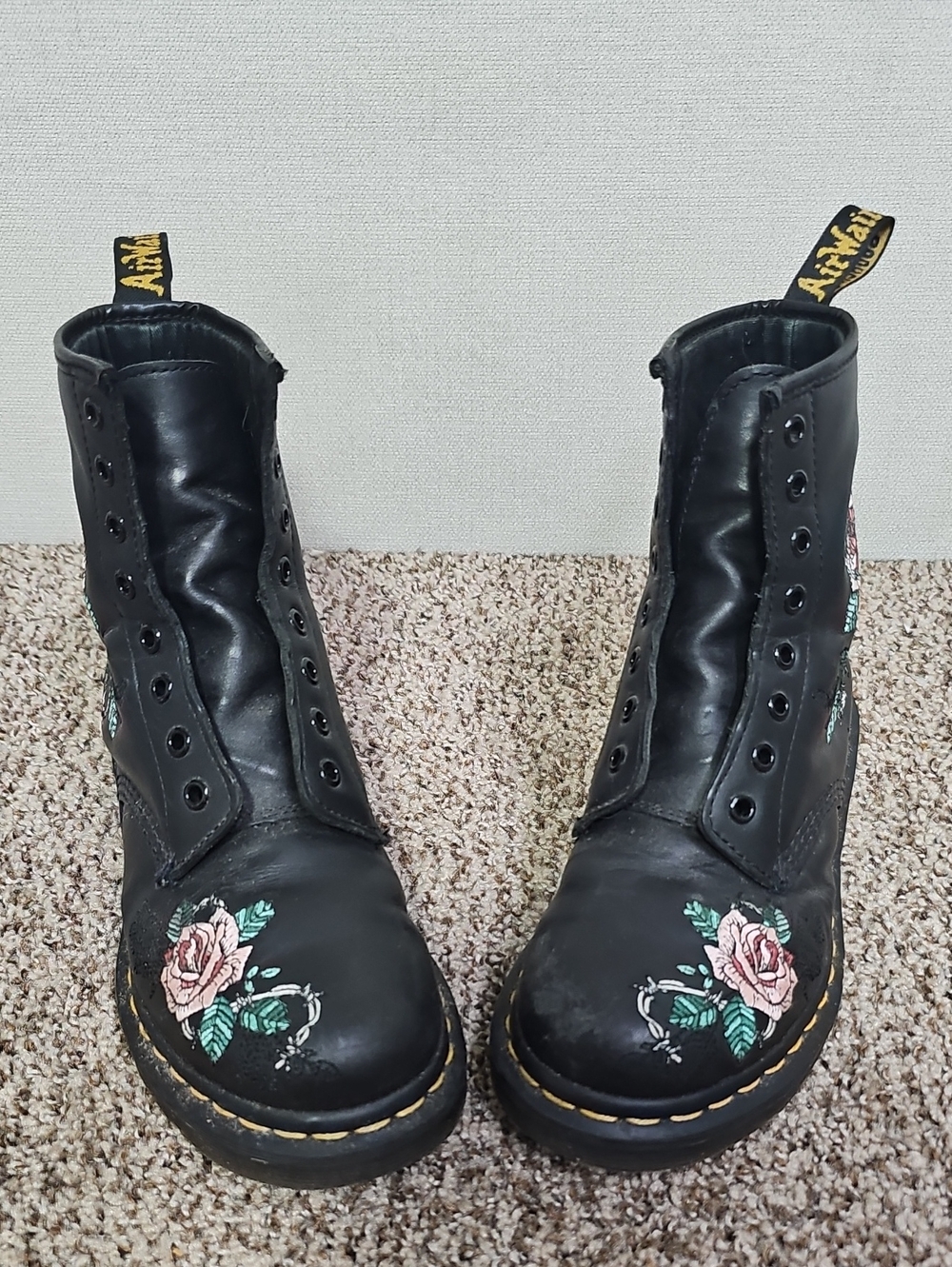 DR. MARTENS VONDA CHAIN II COMBAT BOOTS BFPM-08-076 - Picture 1 of 14